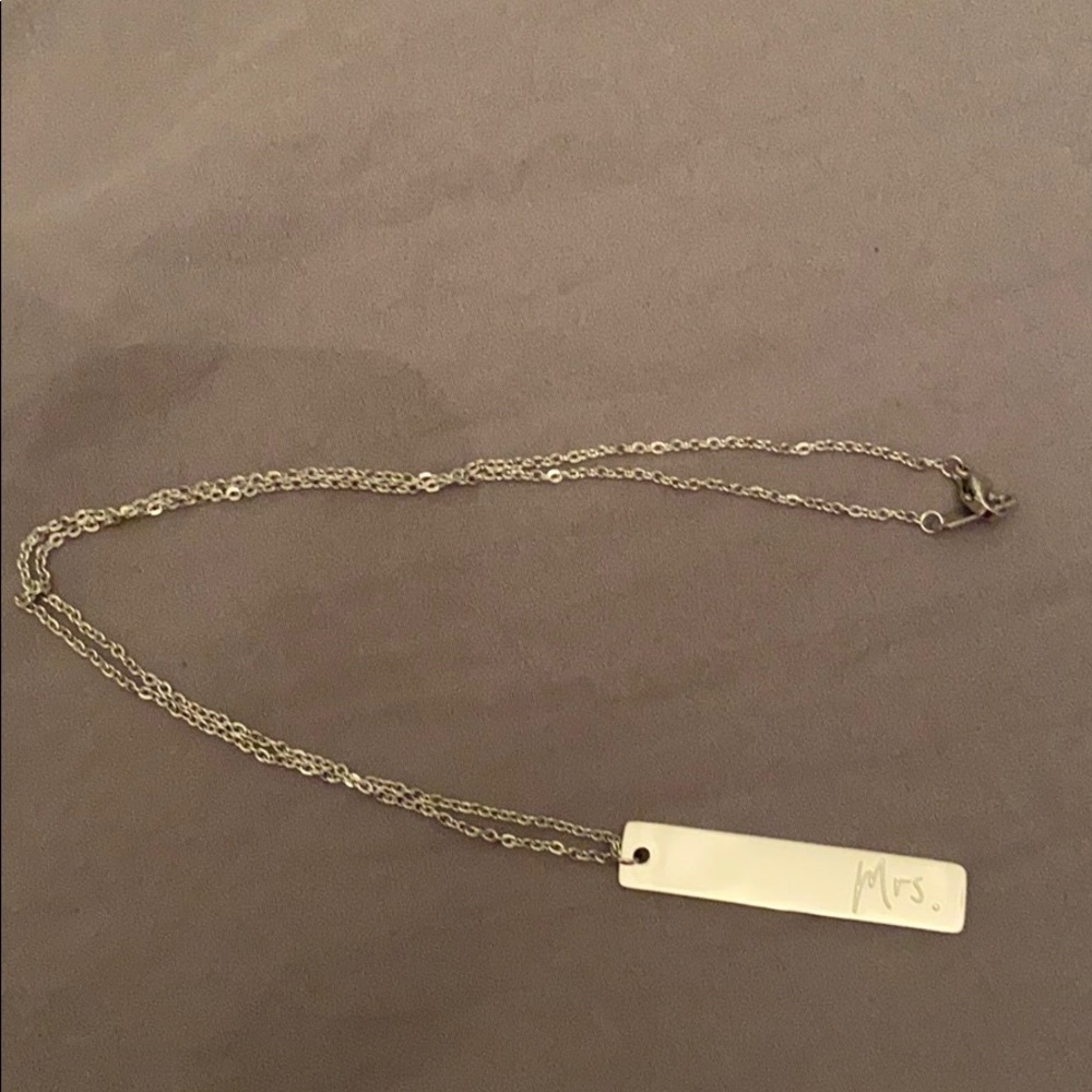 Super cute Mrs. necklace. Sterling silver!
